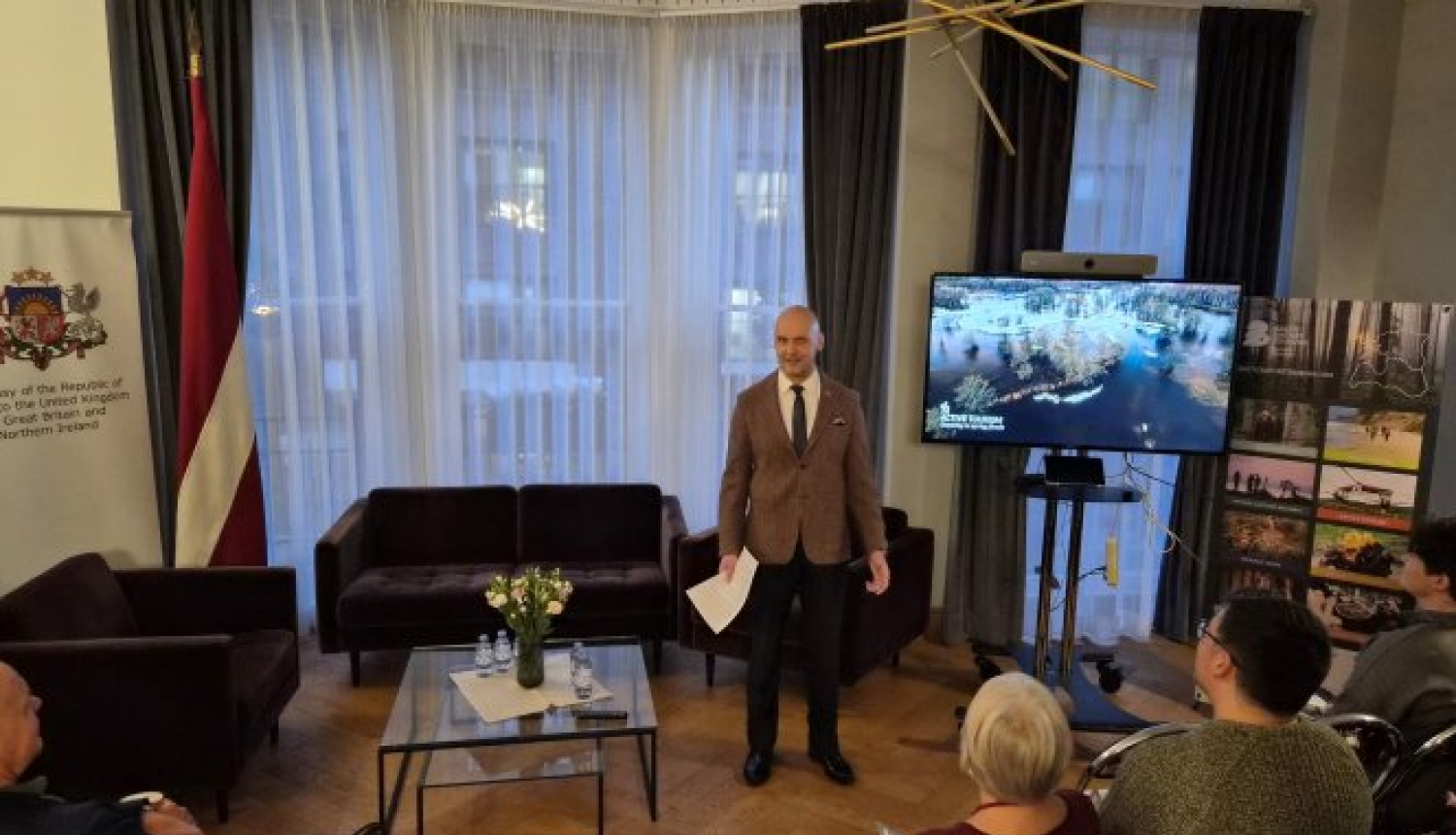 Latvijas tūrisma industrijas pārstāvji pulcējas Latvijas vēstniecībā Apvienotajā Karalistē