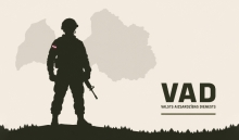 Karavīra siluets uz Latvijas kontūras fona, uzraksts "VAD - Valsts aizsardzības dienests"